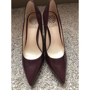 NWOT Vince Camuto Kain Pumps in Plum